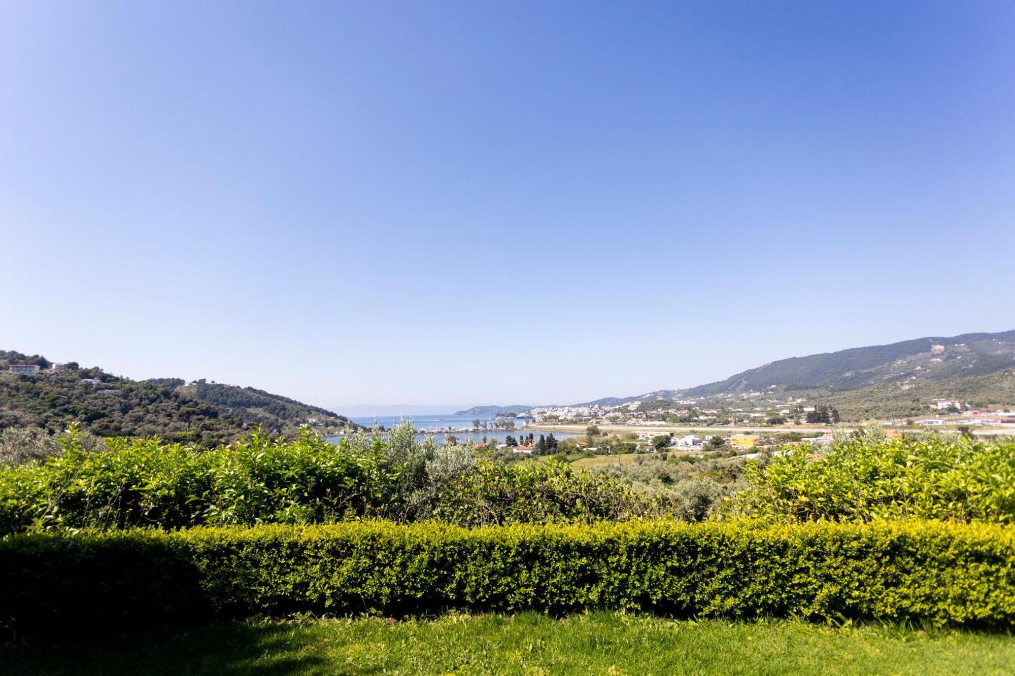 Dohos Skiathos Suites Ksanemos Екстериор снимка